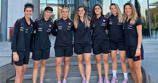 Şampiyon Kartaliçelere Milli davet