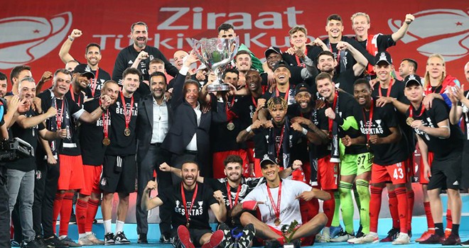 Beşiktaş'ta çifte kutlama