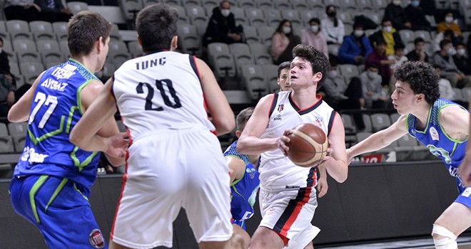 Genç Kartallar galip geldi