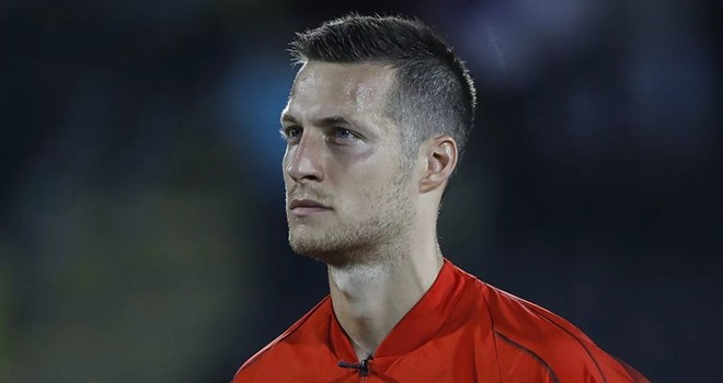 Beşiktaş'ta  Uros Spajic transferi için görüşmeler başladı