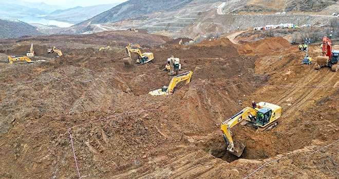 İliç’te işçiler göçük altındayken 4 günde 11 madene onay!