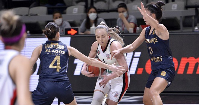 Beşiktaş HDI Sigorta Takımı - Fenerbahçe Safiport: 52-78