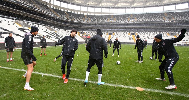 Beşiktaş'ta iki müjde birden! Josef de Souza ve Atiba...