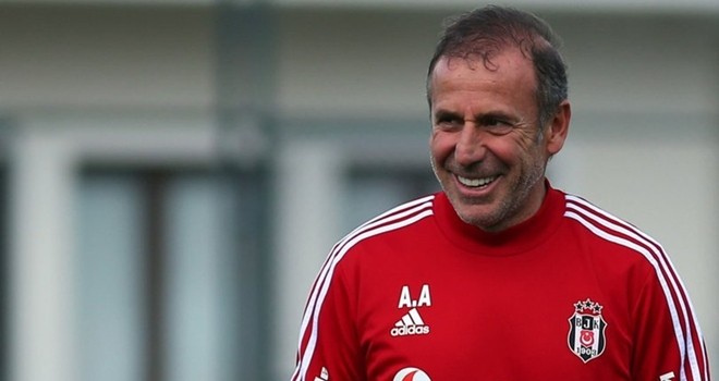 Kazanmayı sürdürerek taraftarı sevindirmeliyiz