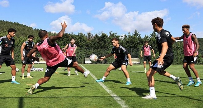 Weghorst ve Cenk Tosun kampa yetişebilir