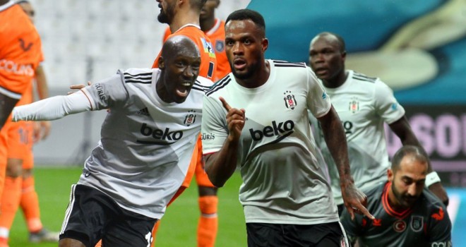 Aboubakar ve Larin oynadıkları futbolla göz dolduruyor