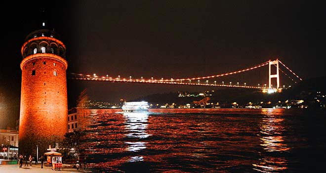 LÖSEV İstanbul lösemili çocukların hayallerine giden yolu turuncu ışıklarla aydınlattı