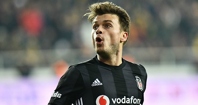 Beşiktaş'ta flaş gelişme!  Adem Ljajic Genoa'ya mı transfer oluyor?