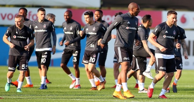 Kara Kartal şampiyonluğa hazırlanıyor