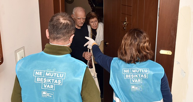 Belediye'den ileri yaştaki komşulara hijyen seti dağıtımı