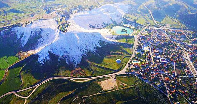 Pamukkale Travertenleri beyazladı