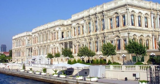 Çırağan Sarayı'nda iğrenç olay! Asansörde taciz