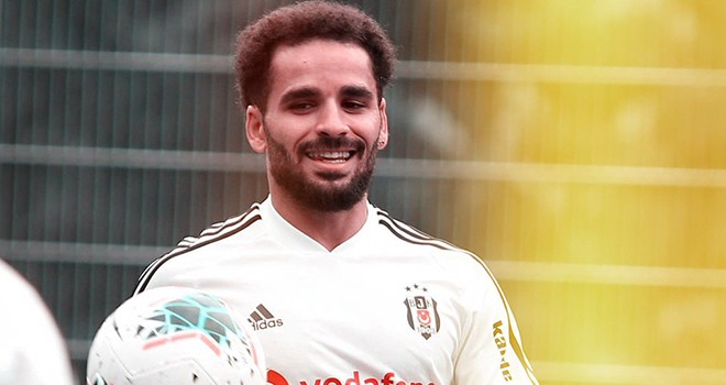 Douglas sezon sonuna kadar forma giyemeyecek
