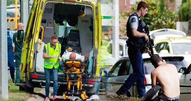 Yeni Zelanda'da iki camiye silahlı saldırıda 40 kişi öldü