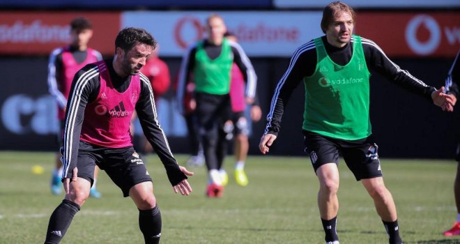 Caner Erkin kalıyor mu?