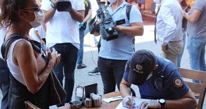 Beşiktaş'ta maske takmayana ve iş yerine ceza kesildi