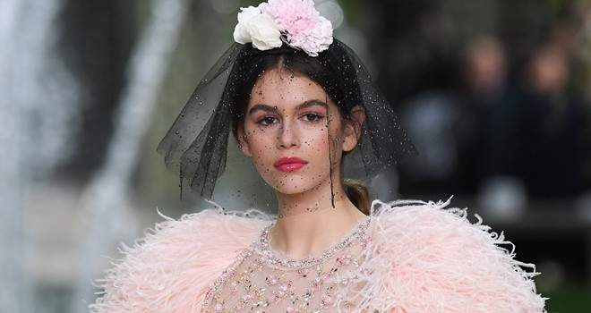 16 yaşındaki modele tepki!