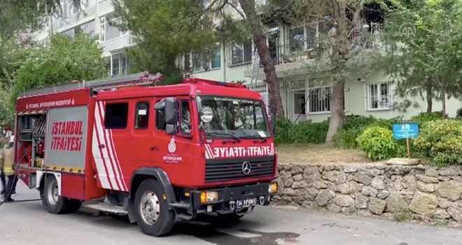 Beşiktaş'taki bir binada çıkan yangında 3 kişi dumandan etkilendi