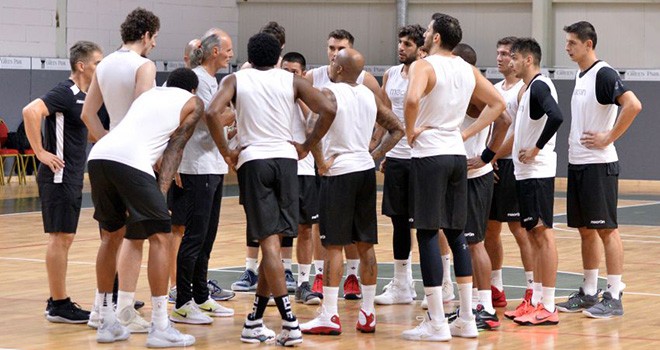 Potanın Kartalları kampta