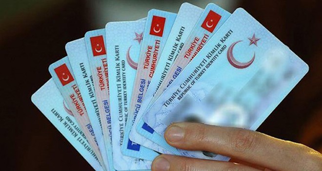 Uygulama devreye girdi; Ehliyet bilgileri kimlik kartlarına yükleniyor