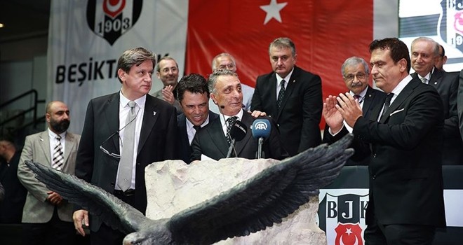 Başkan Çebi ve yönetimi Beşiktaş'a huzur getirdi