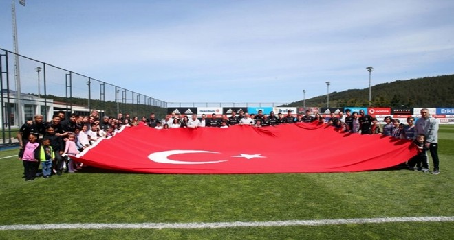 23 Nisan coşkusu ile antrenman