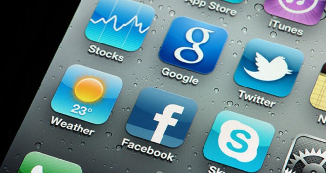 Facebook ve Google evden çalışmayı yıl sonuna kadar uzattı