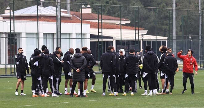 Maç hazırlıkları tamamlanan Beşiktaş'ta kamp kadrosu açıklandı!