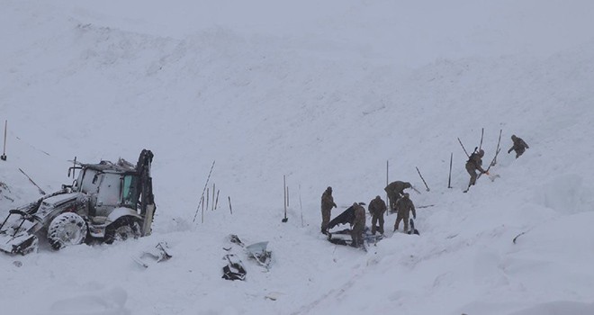 Çığ faciasında kurtarma çalışmaları sürüyor