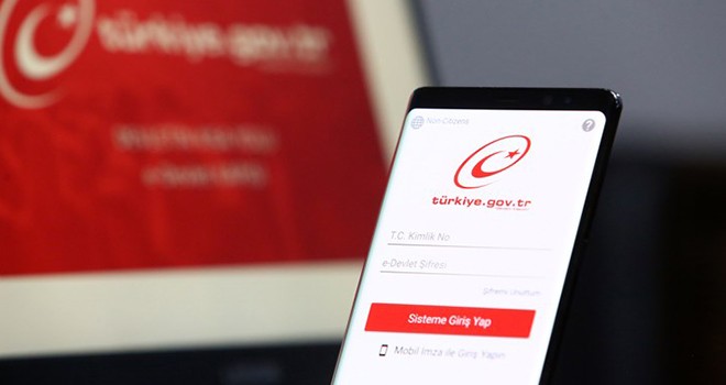 Çalışma izni belgesinin e-Devlet üzerinden alınabilmesi için başvuru ekranı açıldı