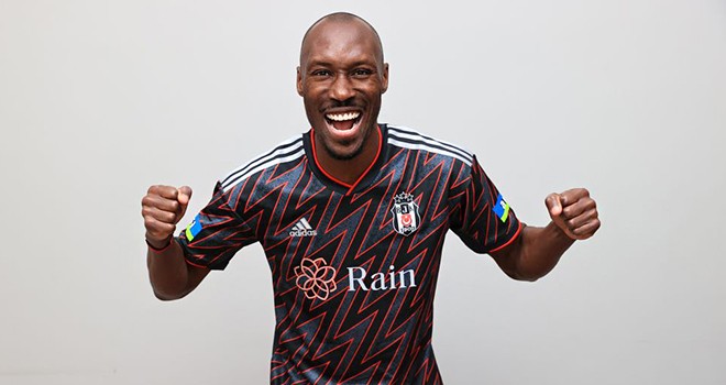 Atiba 1 yıl daha Beşiktaş'ta!