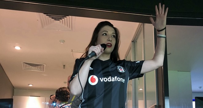 Gol anonsu kadın taraftardan