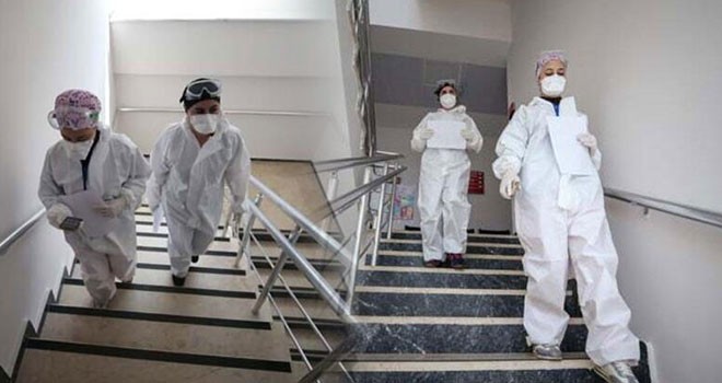 Reuters Türkiye'nin filyasyon ekiplerini büyütece aldı