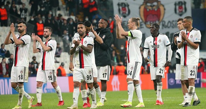 Taraftardan Beşiktaş'a hem tepki hem destek