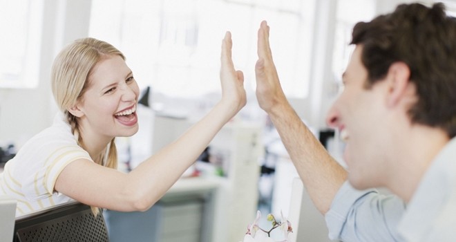 Gülerek yaratıcılığınızı yükseltin