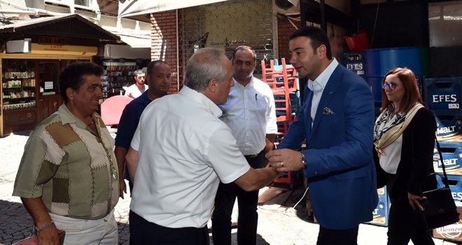 Başkan Rıza Akpolat mahalle ziyaretlerine Sinanpaşa'dan başladı