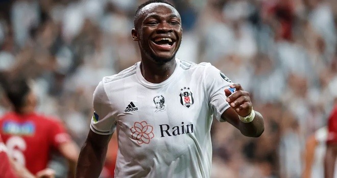 Jackson Muleka formayı kaptı