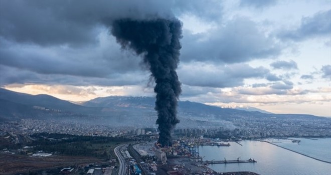 İskenderun Limanı’ndaki yangın kontrol altına alındı!