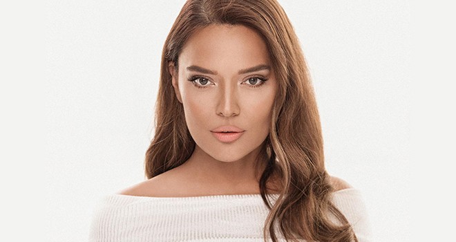 Demet Akalın'dan yeni şarkı: Çukur