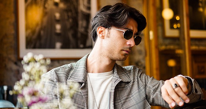 Ali Özcan'dan çekilmemiş bir filmin duygusal müziği naifliğinde enstrümantal Rêverie