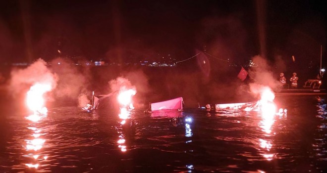 Cumhuriyet'in 97. yıldönümünde dalgıçlar denizde Bayrak açtı