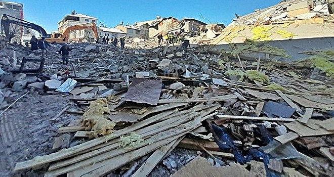 AFAD açıkladı: 2 bin 412 artçı deprem
