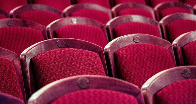 Evde online seyredebileceğiniz tiyatrolar