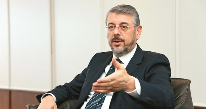 Hürriyet yazarı belediyecinin villasını sordu!