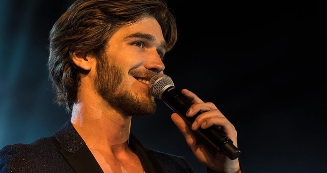 We will listen to Amaury Vassili’s songs in Radio Besiktas!