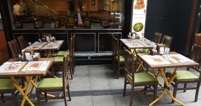 Beşiktaş Çarşı’da restoranlar ve pastaneler kapılarını açtı