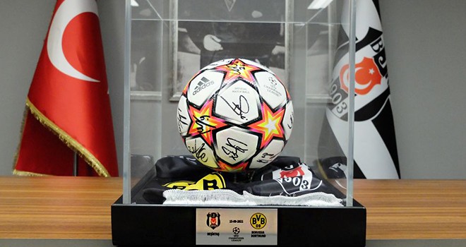 İmzalı Şampiyonlar Ligi maç topu sahibini buldu