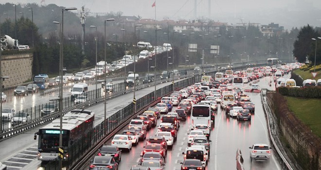 Meteorolojiden tüm yurda sağanak uyarısı! İstanbul trafik kilit