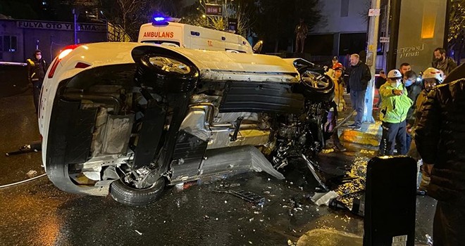 Önce refüje çıktı ardından yan yattı