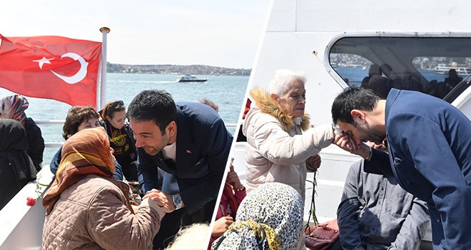 Beşiktaş'ta Anneler Günü tekne turuyla kutlandı